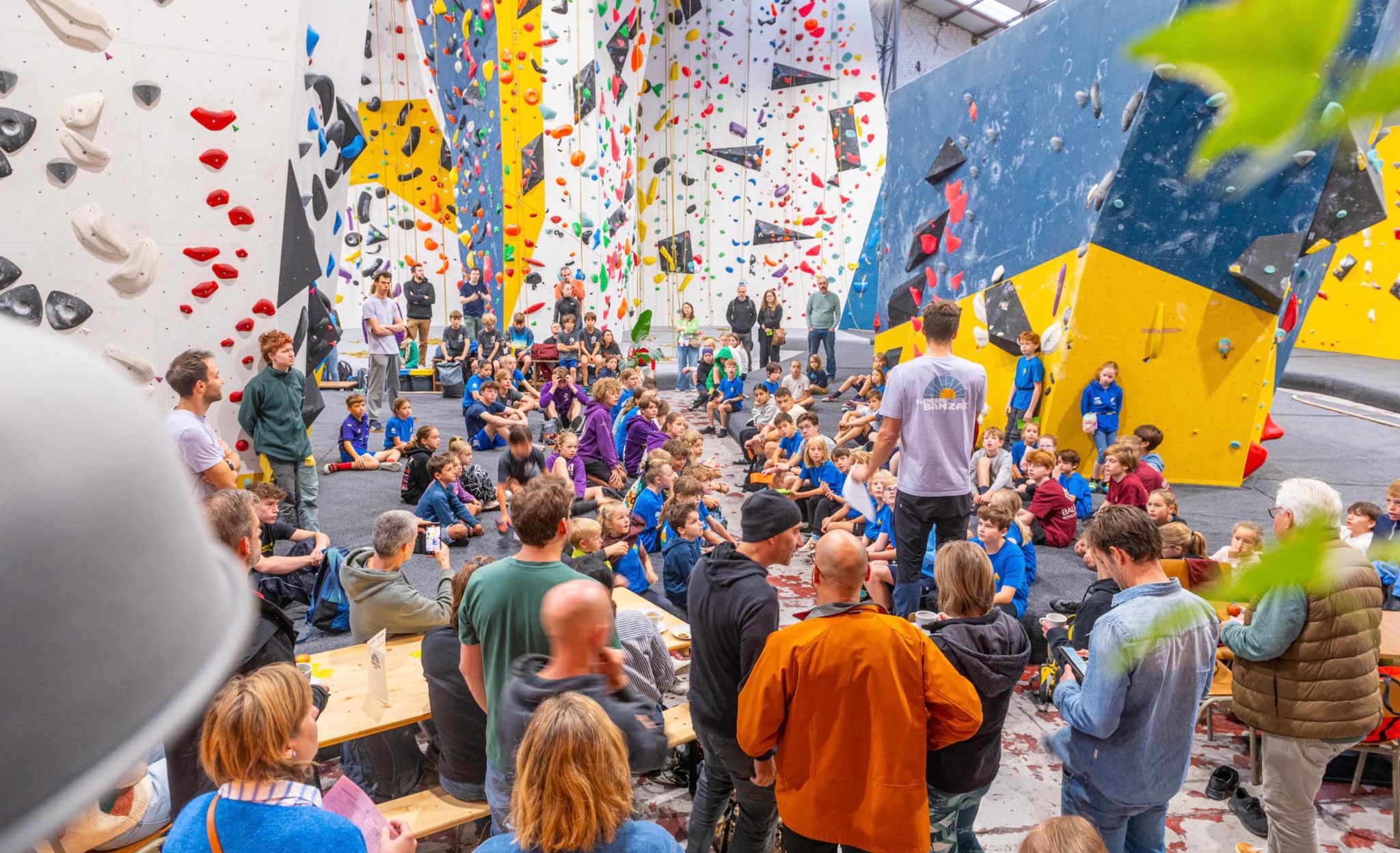 🎉 Klimzaal Banzai viert eerste verjaardag met knallende Banzai Masters! 🧗‍♀️🧗‍♂️