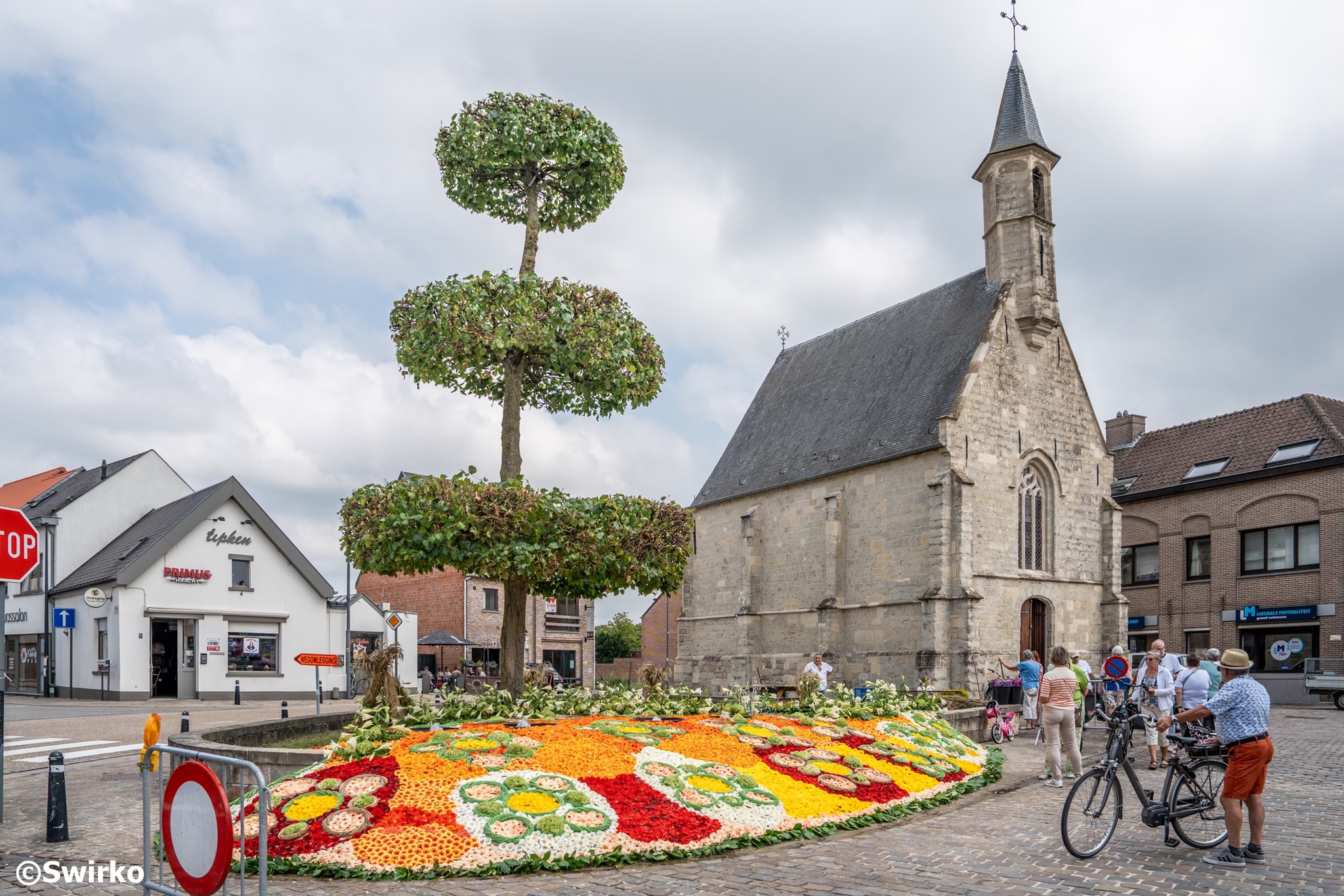 🎉 Het oogstfeest barst vanavond los in Moorsel! 🌸