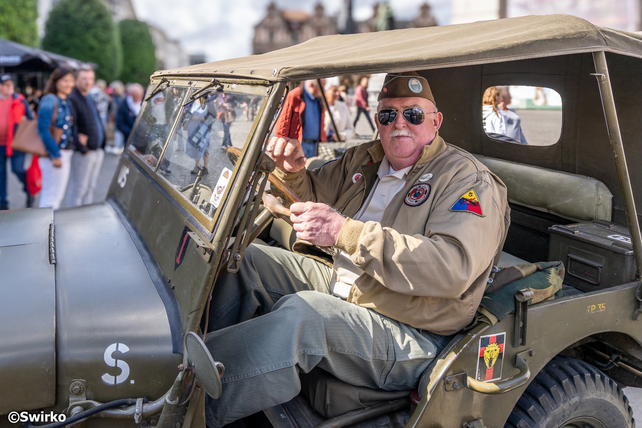 📜 Aalst herdenkt Bevrijding met optocht en concert 🇧🇪