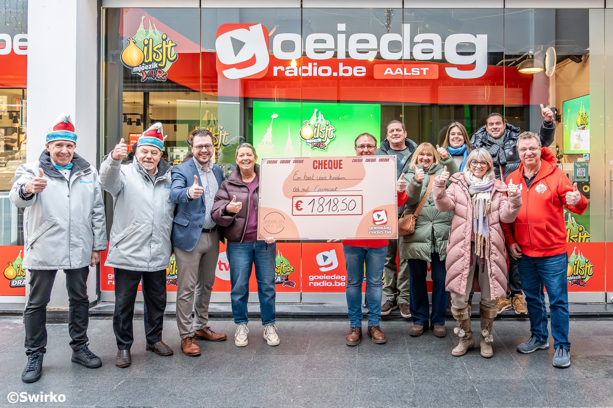 🎭💛 Cheque van maar liefst €1.818,50 voor “Een hart voor kinderen, ook met carnaval”