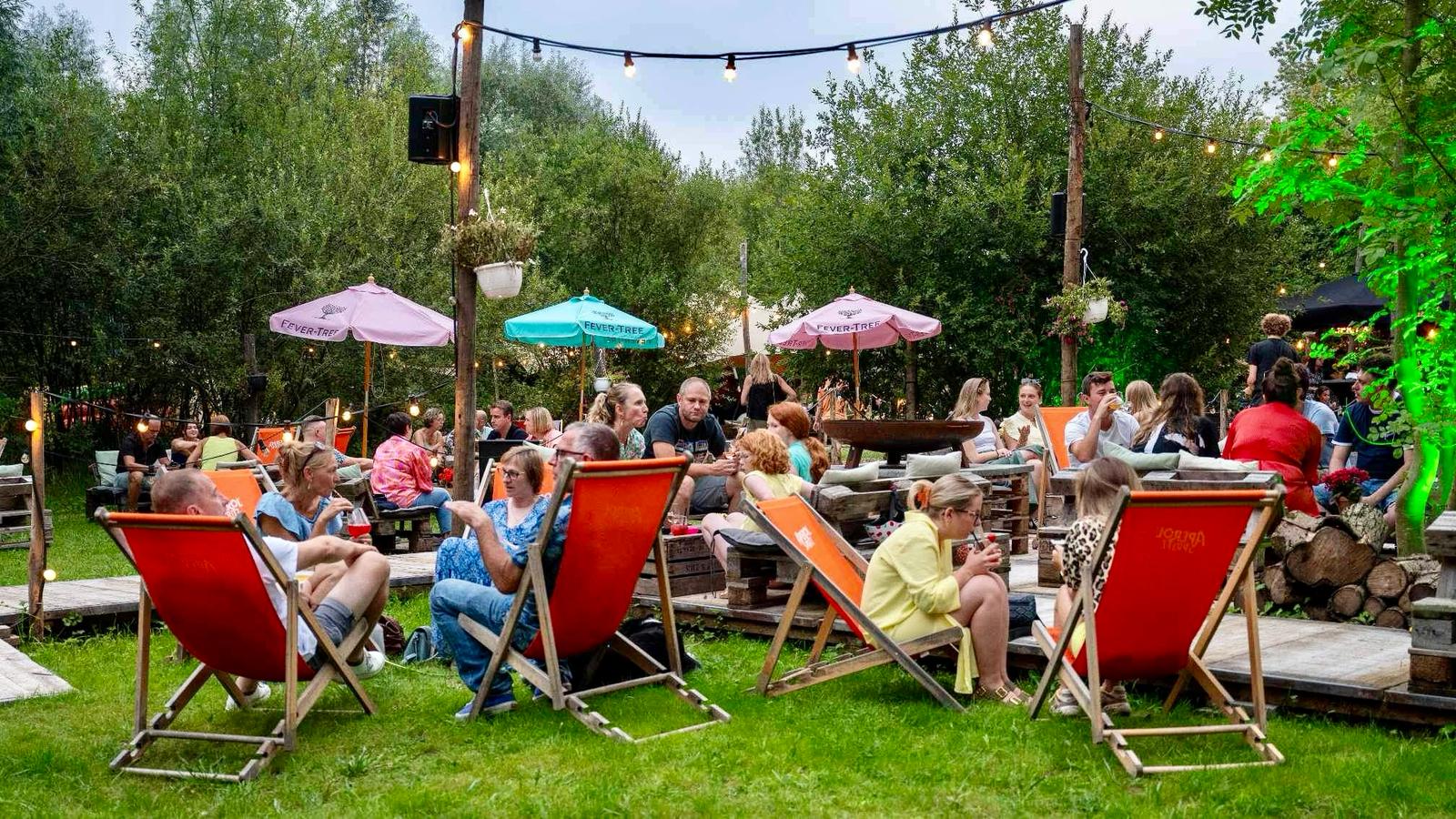 ☀️ De zomer kan officieel beginnen in Aalst! 🍹🌴