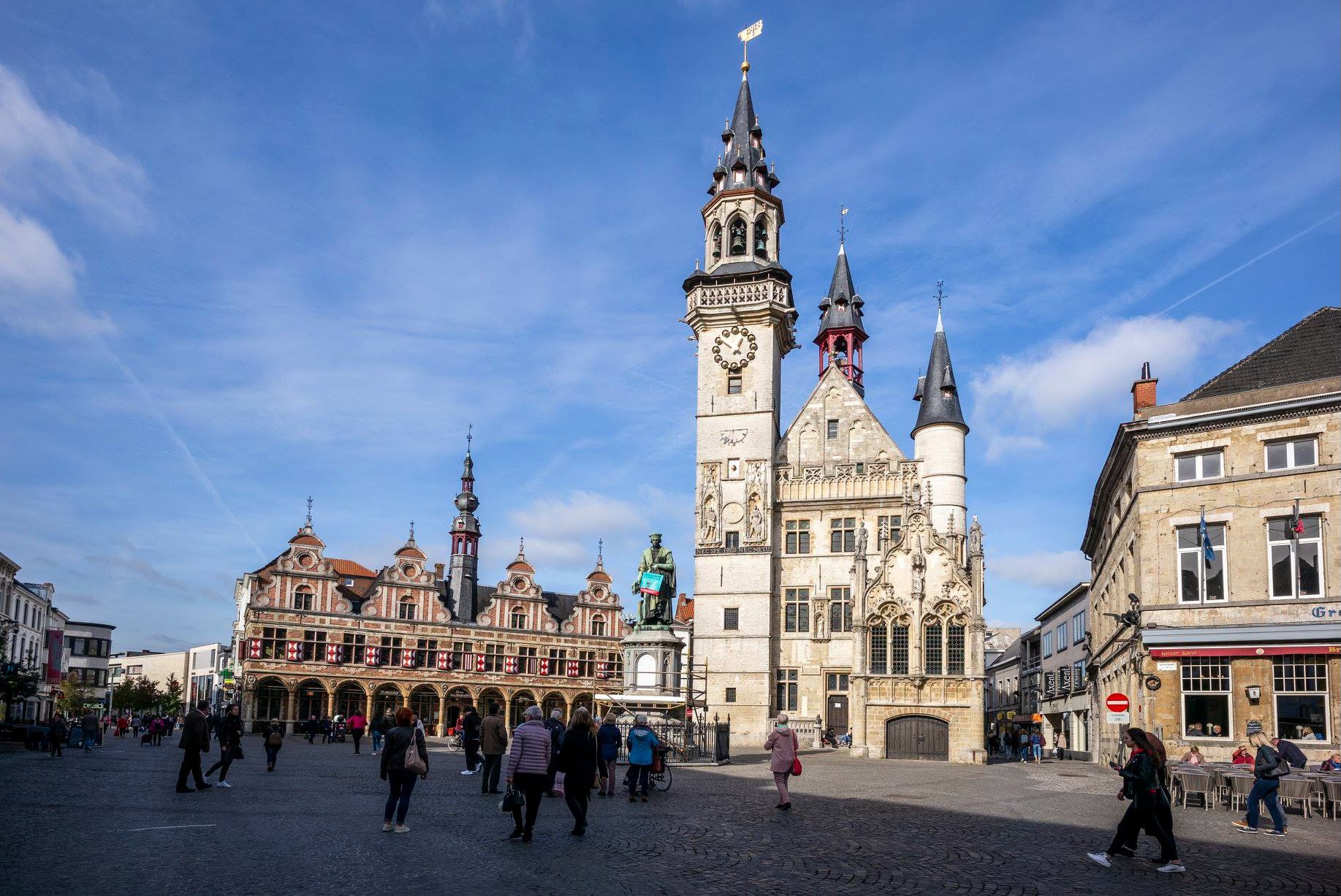 🏰 Oudste schepenhuis in de Nederlanden in ere hersteld! 🎶🔔