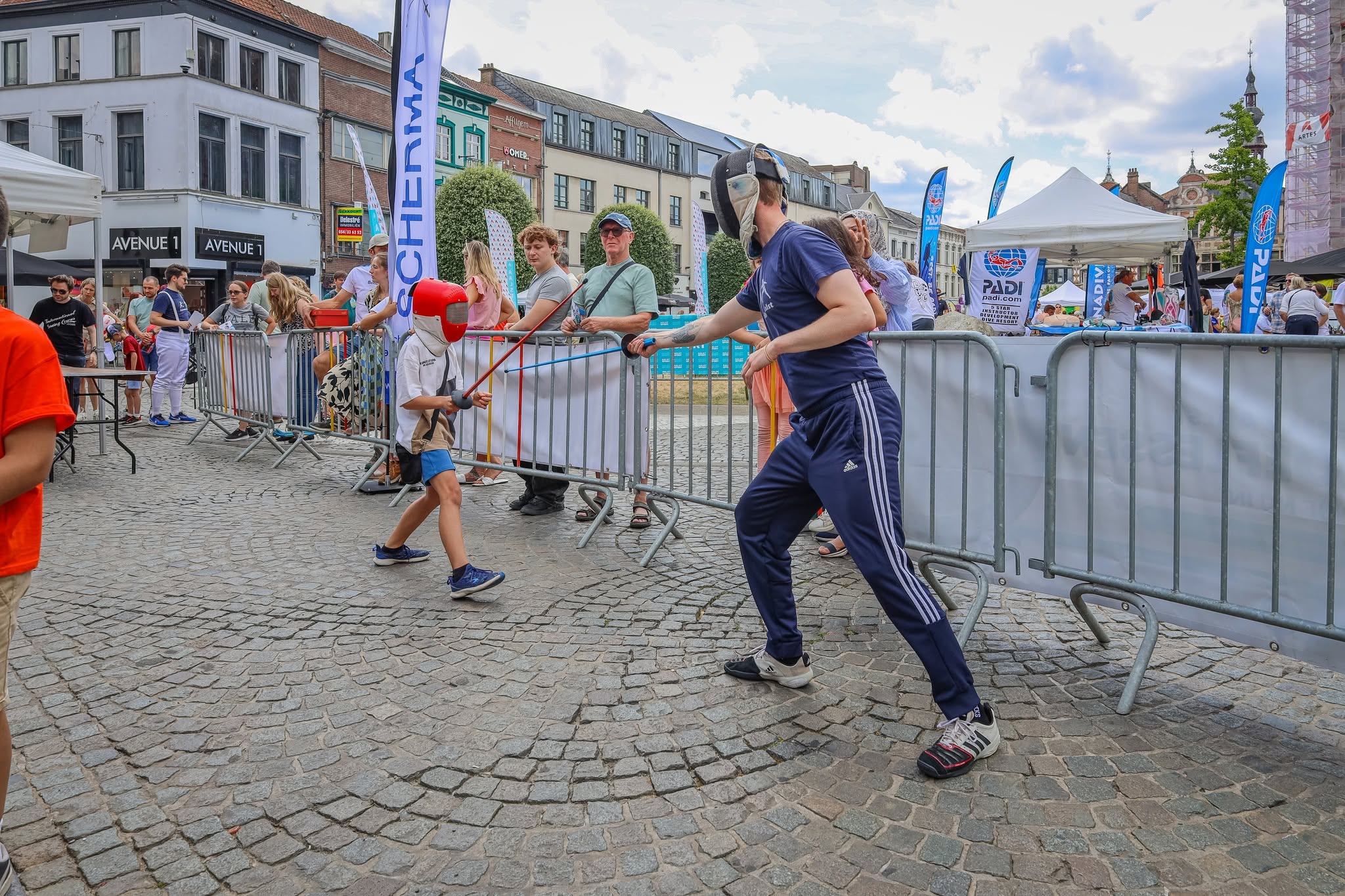 🏆 Recordeditie van Sportmarkt lokt massa volk naar Aalst