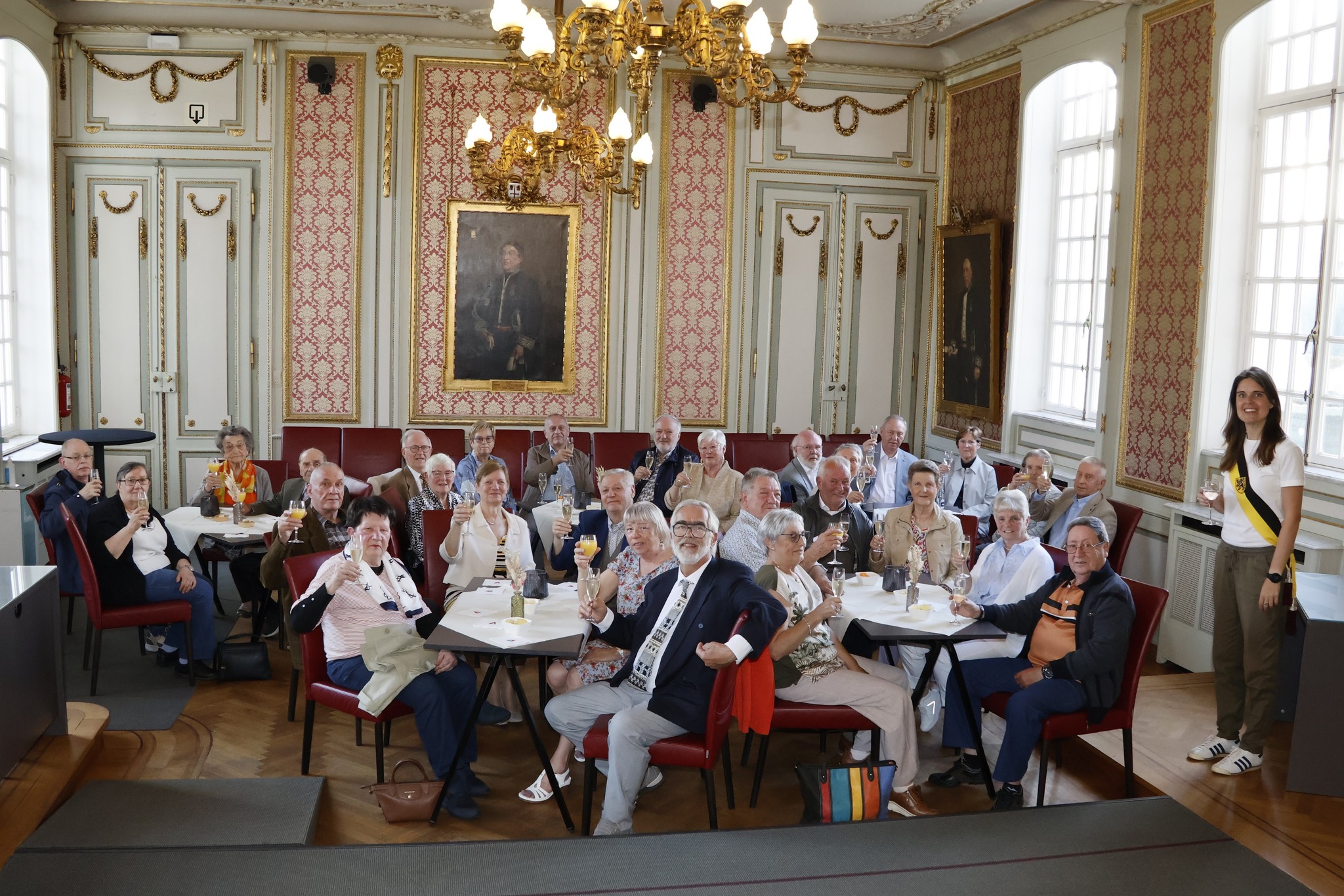 🎉 14 koppels vieren huwelijksjubileum in Aalst 💍