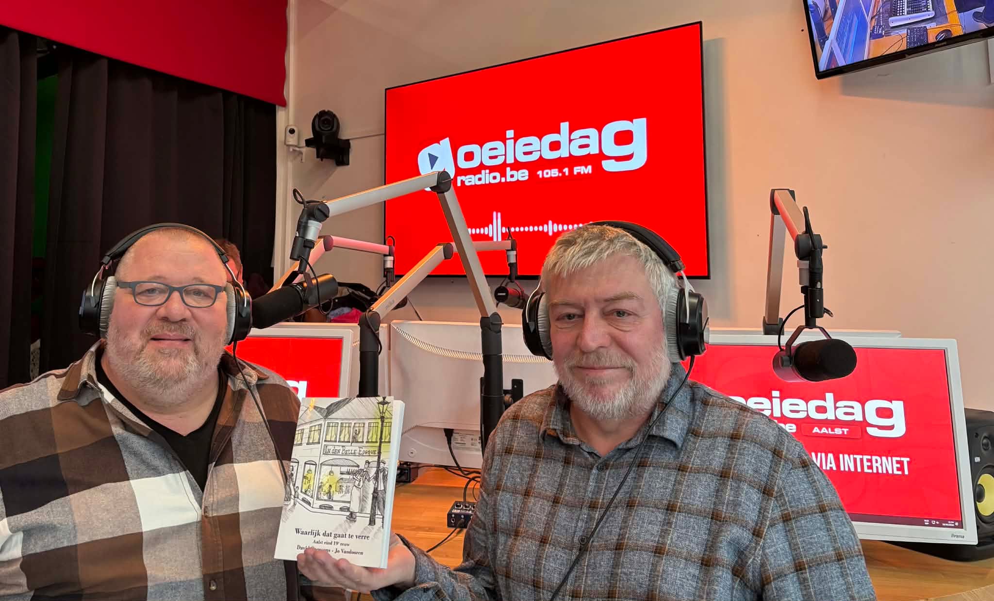 📚🍺 Nieuw boek graaft diep in het caféverleden: 730 herbergen voor één stad