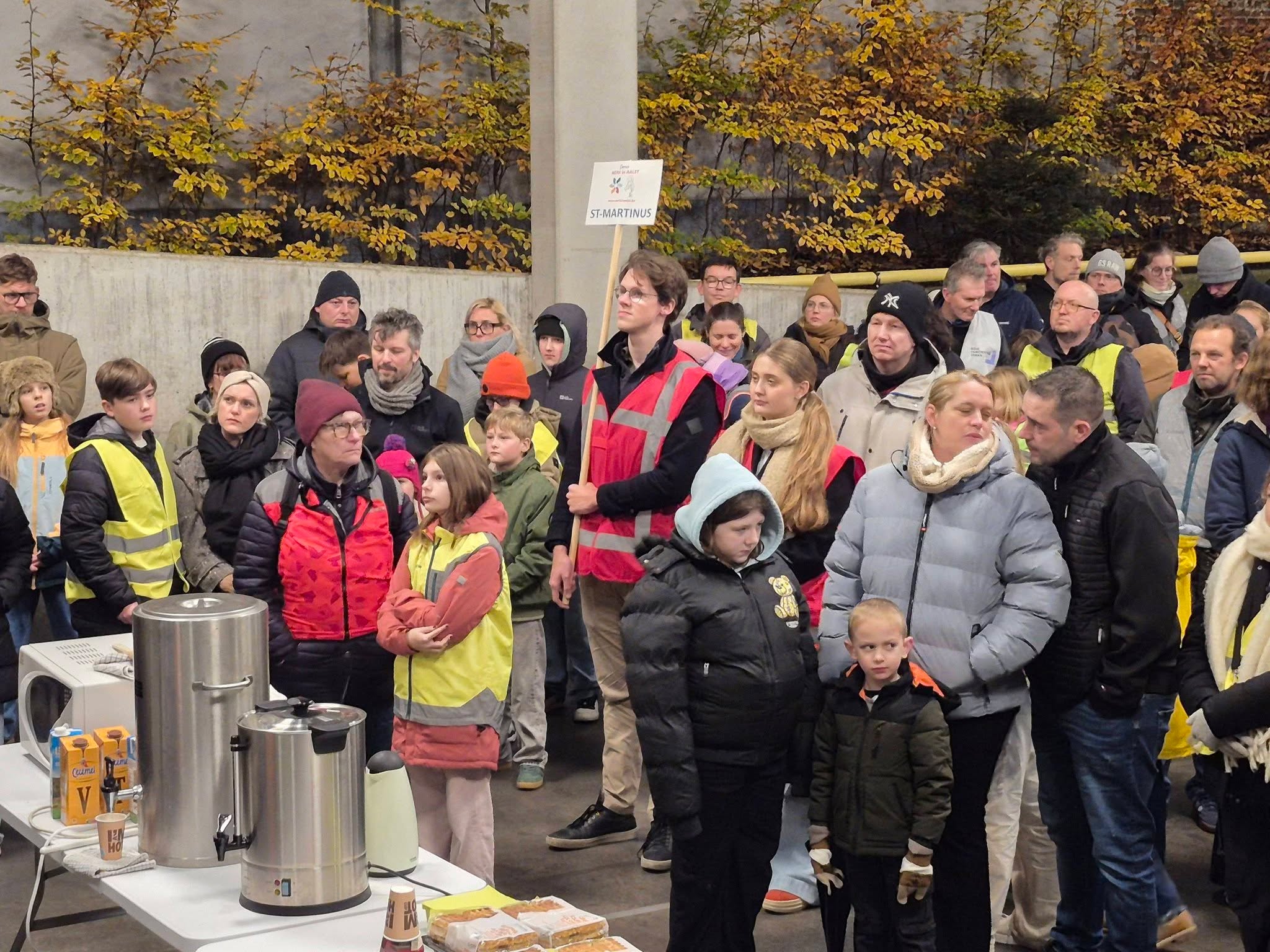 Adventstocht in Aalst brengt boodschap van licht en vrede ✨