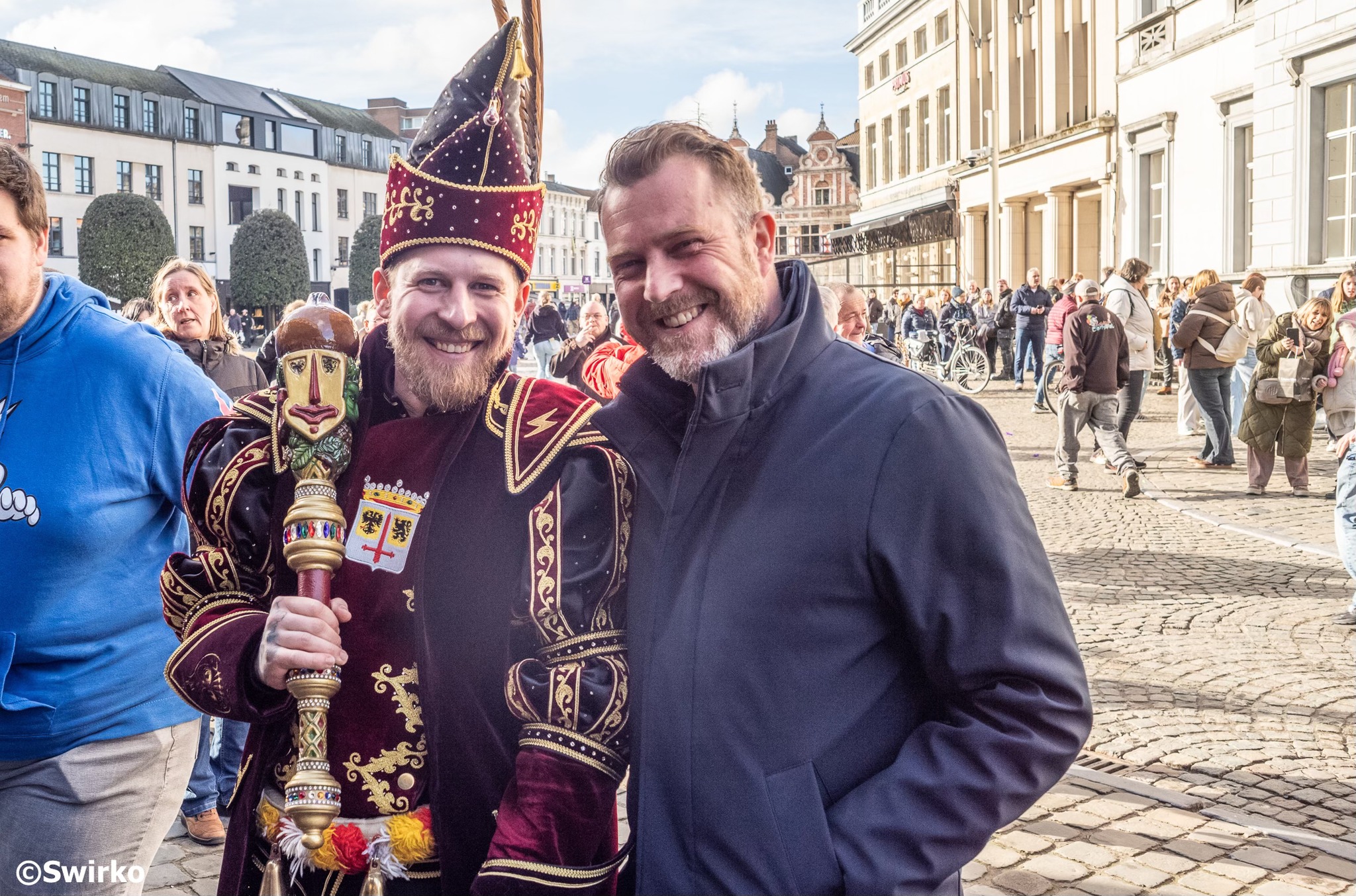 De Aalsterse Gilles zetten Aalst meteen in carnavalsmodus 🎉