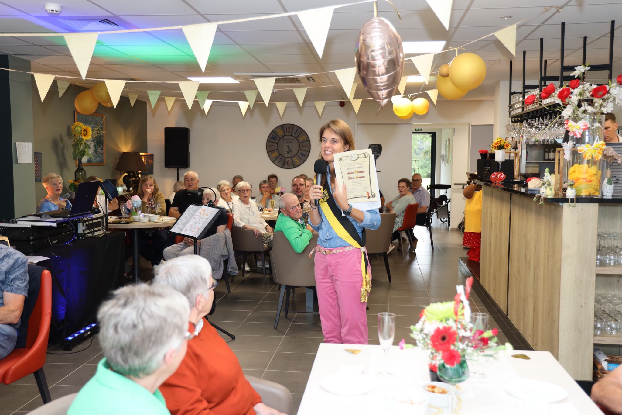 Op donderdag 21 september vierden André Mertens en Eliane Goossens hun 65ste huwelijksverjaardag in residentie Nedermolen in Meldert. 