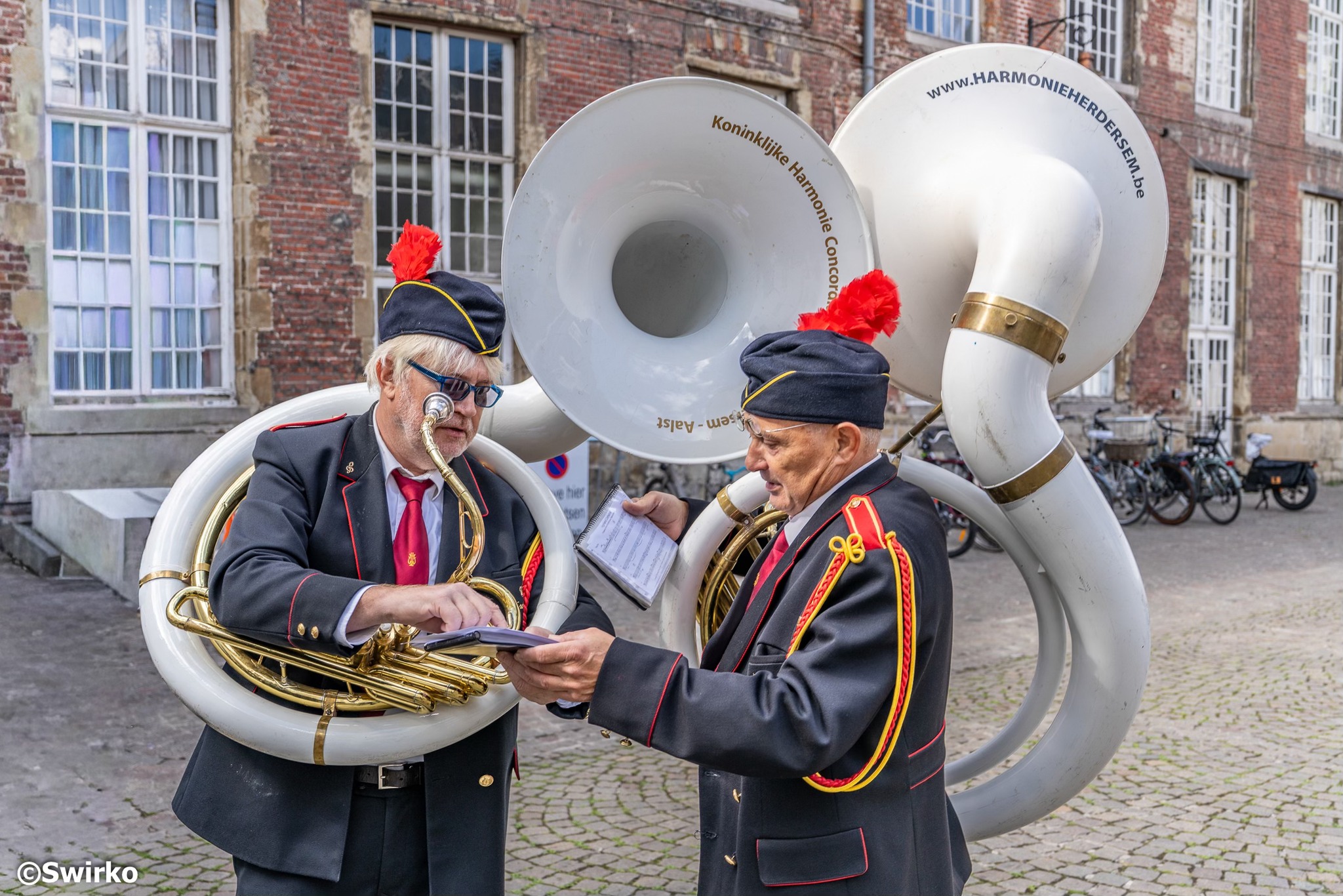 📜 Aalst herdenkt Bevrijding met optocht en concert 🇧🇪