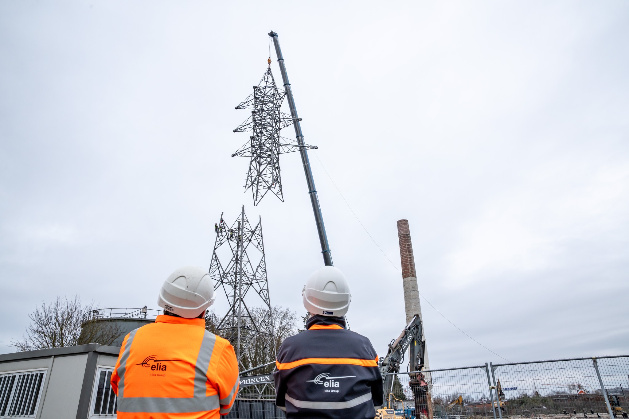⚡️ HOOGSPANNINGSMAST VAN 55 METER DEFINITIEF TEGEN DE GROND IN AALST