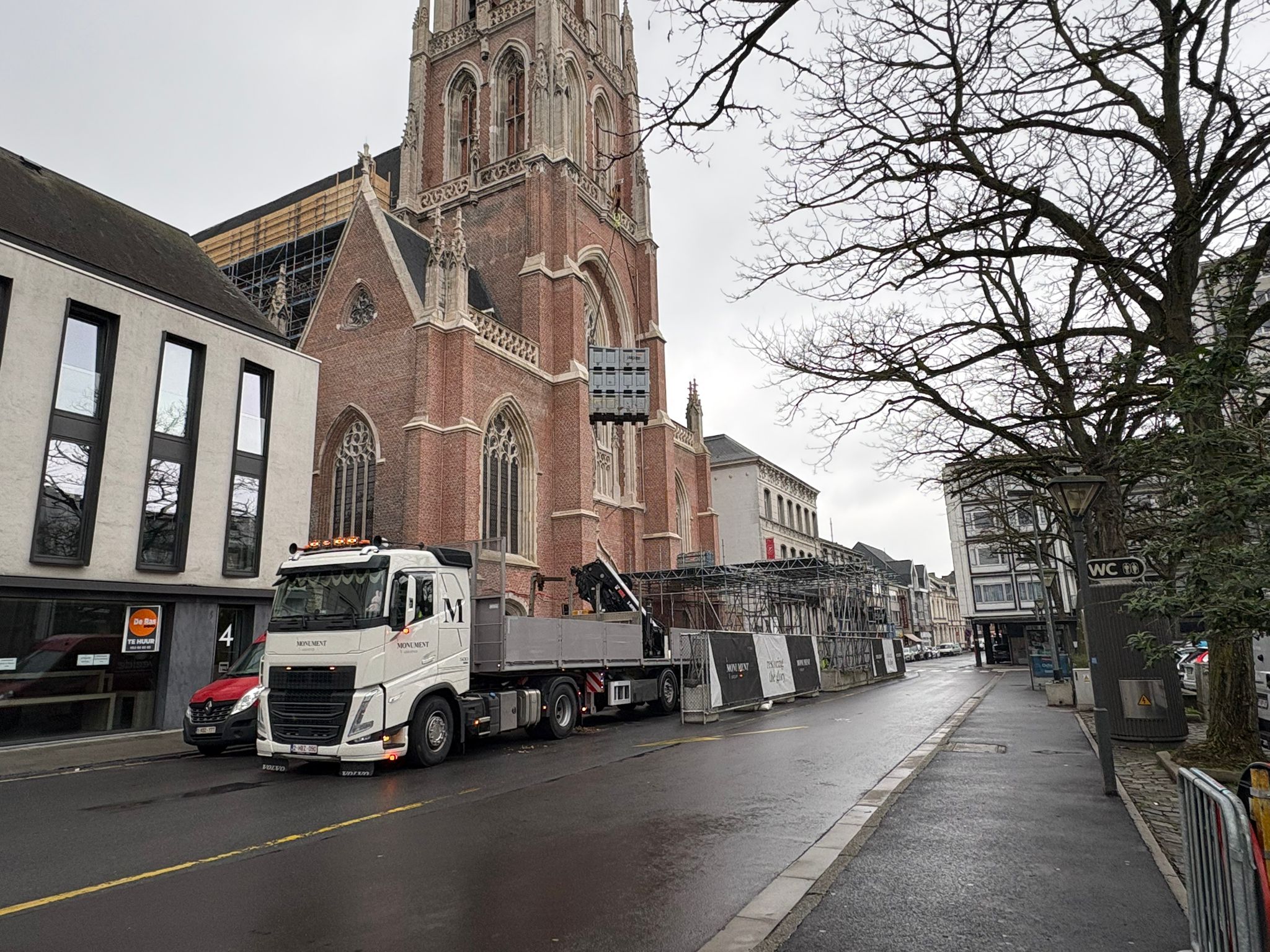 🚧 Opbouw aangepaste werfinstallatie Sint-Jozefkerk